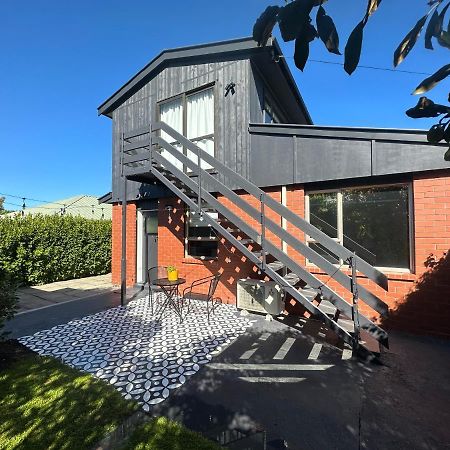 Beckenham Studio On Tree Lined Street Christchurch Kültér fotó