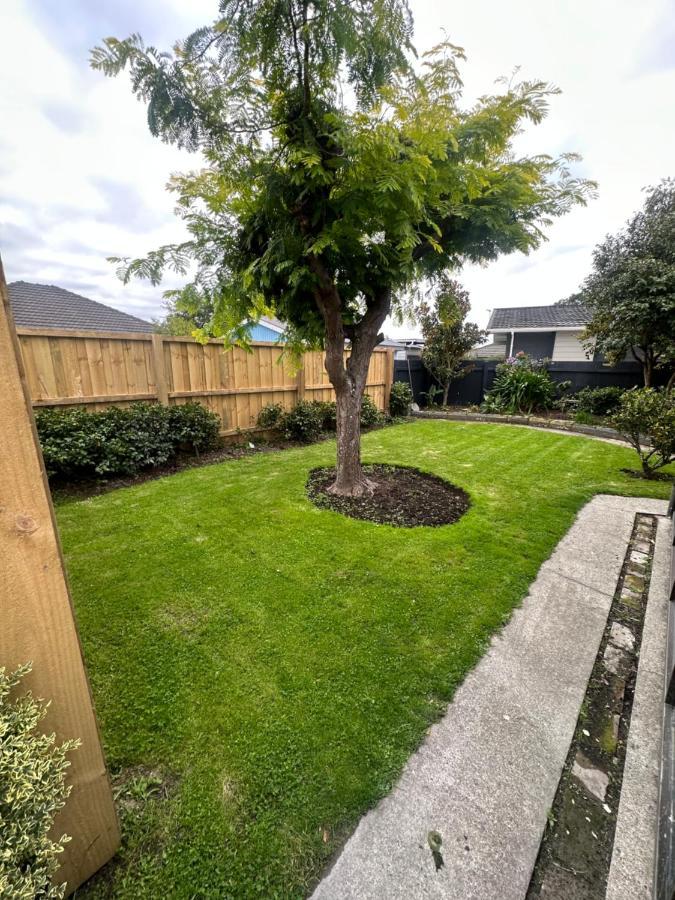 Beckenham Studio On Tree Lined Street Christchurch Kültér fotó